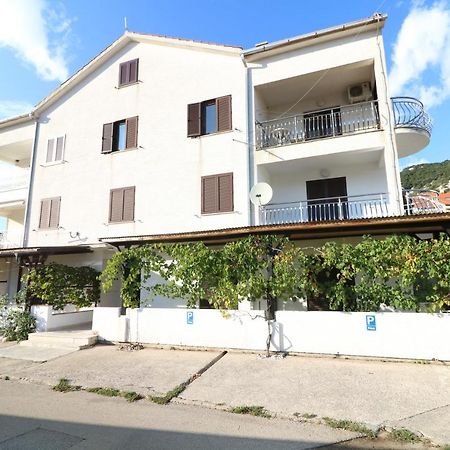 Apartments Vladan With Terrace Baška Kültér fotó