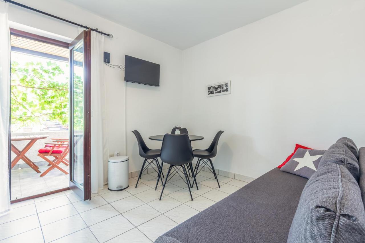 Apartments Vladan With Terrace Baška Kültér fotó